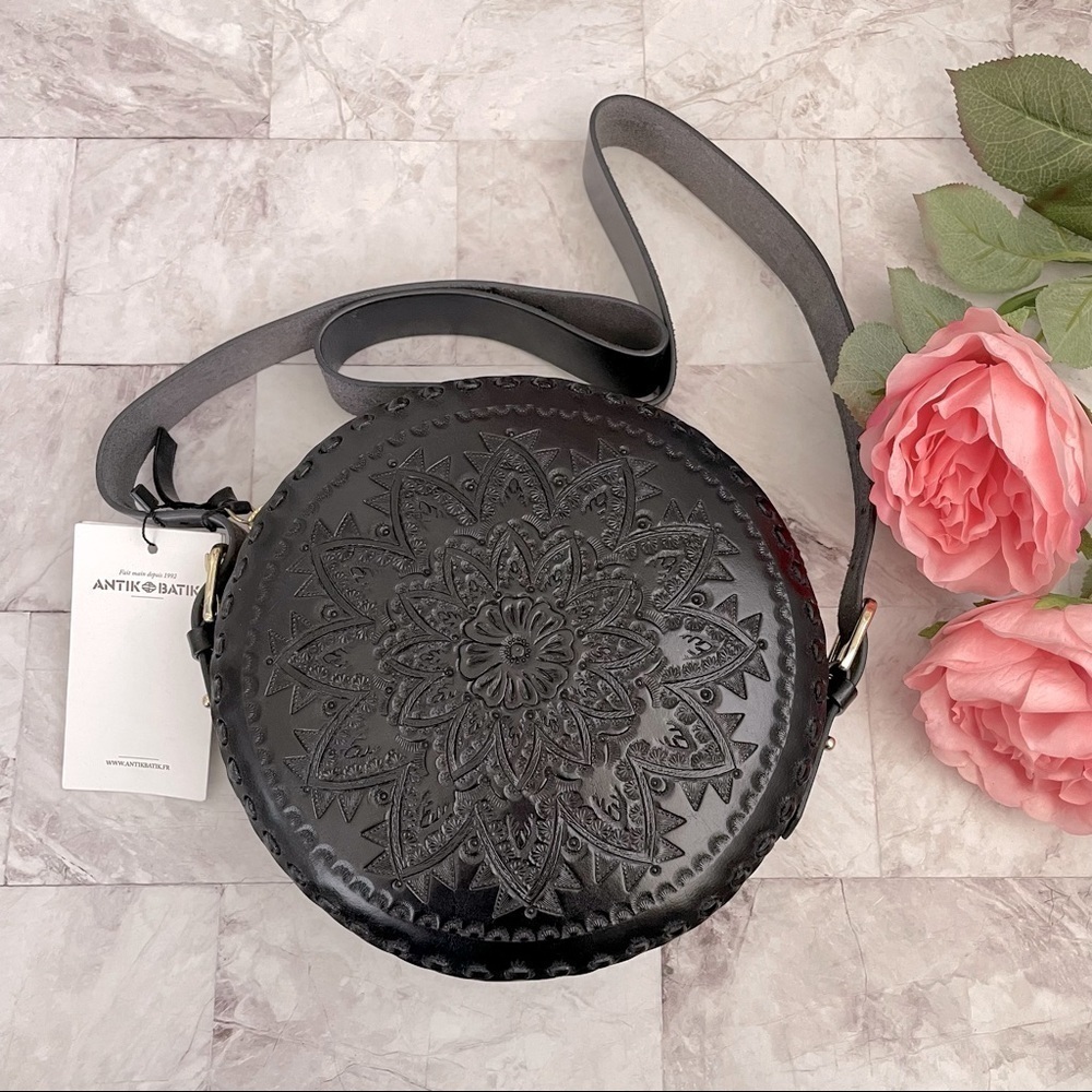 🌸Host Pick🌸 🆕 Authentic Antik Batik Round Embossed Leather Bag